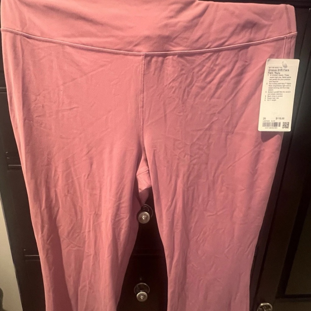NWT Lululemon Groove SHR Nulu Flared Leg Pant - Size 20 - Dusty Rose- Plus Size